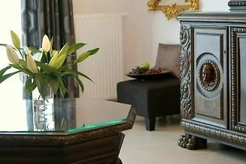 Irs Royal - Kwartal Kamienic Апартаменты *
